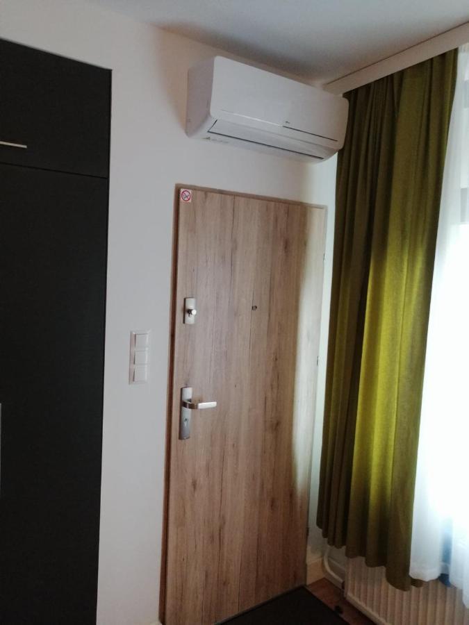 Apartamenty Blisko Plazy Podczele โควอบเซก ภายนอก รูปภาพ